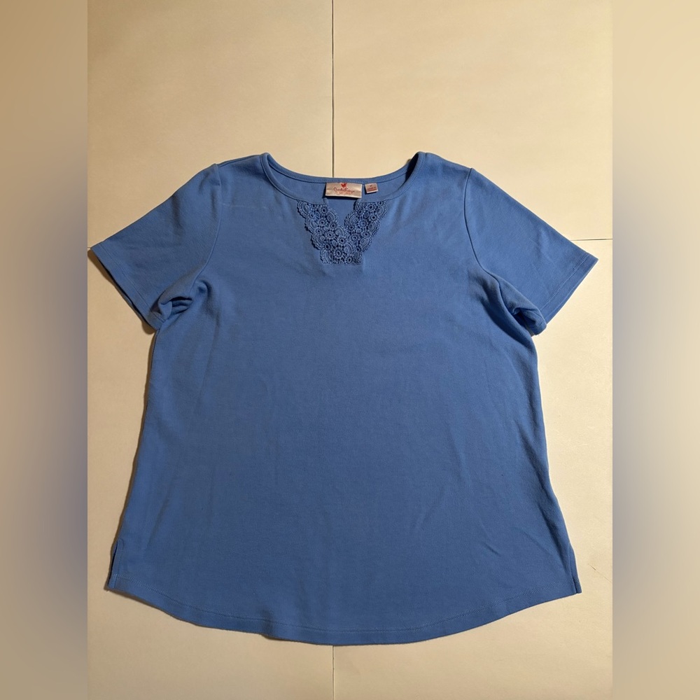 Quacker Factory Women’s Blouse T-Shirt with lace Size Medium